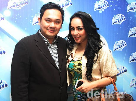Kedekatan Farhat dan Regina Hanya untuk Kepentingan Politik?