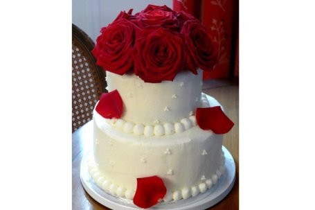 Ombre, Cokelat dan Mawar, Inspirasi Cake Cantik untuk Hari Pernikahan (2)