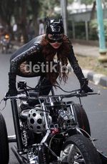 Gaya Seksi Dewi Persik dari Masa ke Masa