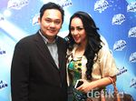 Farhat Abbas dan Regina Kok Makin Lengket?