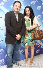 Farhat Abbas dan Regina Kok Makin Lengket?