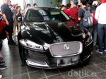 Ini Mobil Jaguar Dewi Persik