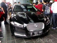 Sedan Jaguar jenis XF ini menggantikan mobil Mercy-nya yang biasa digunakan sehari-hari. Desi/detikHOT.