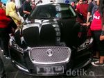 Ini Mobil Jaguar Dewi Persik