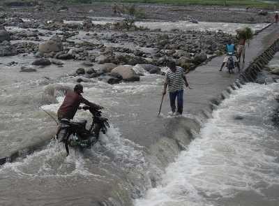 Jembatan Limpas Benar-benar Menguji Penyeberang Sungai