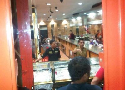 Toko Emas Bulan Purnama yang Dirampok 100 Meter dari Pos Polisi