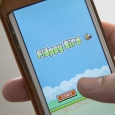 Review Flappy Bird: Jelek Banget, Tapi...