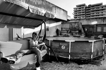 Sebuah area di Napoli yang terkenal karena perdagangan narkoba. (kredit foto: Esposito Salvatore)