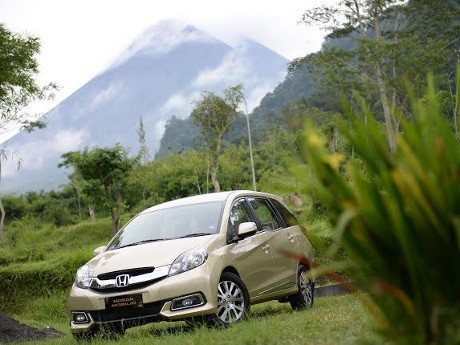 Adu Fitur Toyota Avanza, Honda Mobilio dan Suzuki Ertiga