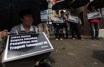 Korban Talangsari Gelar Aksi di Kejagung