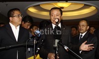 Hal itu disampaikan Amir di kantornya Jalan HR Rasuna Said, Kuningan, Jakarta, Jumat (7/2/2014). Amir tampak didampingi Wamenkum HAM Denny Indrayana. Lamhot Aritonang/detikFoto.