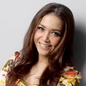 Cerita Maia tentang Pernikahan dan Perceraian dengan Dhani