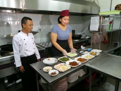 Tika Panggabean Lebarkan Bisnis Kuliner