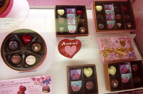 Wow! Ada Air Terjun dan Lipstik Cokelat di Salon du Chocolat Jepang!