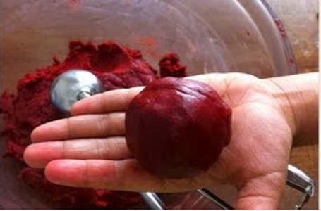 Red Velvet Cookies Cantik Bisa Dibuat Sendiri dengan Lima Langkah Ini