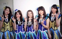 Shania, Nabilah, Melody, Kinal, dan Veranda berpose di depan kamera. Asep/detikHOT.