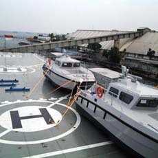 KRI Banjarmasin 592 Angkut Tujuh Alutsista Buatan Banyuwangi