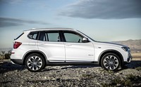 Dalam keterangan resminya, BMW Jerman menjelaskan kalau di BMW X3 terbaru, kekuatan visual yang makin kentara dengan sedikit modifikasi di beberapa bagian di eksterior. (dok. BMW).