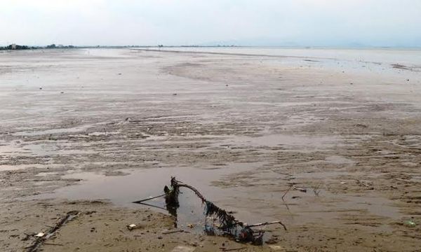 Ini Penampakan Air Laut Karangantu Banten Yang Surut