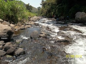 Akhir Pekan, Waktunya Basah-Basahan di Sungai Boro Jombang
