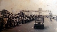 Dijalan protokol sudirman juga dipenuhi oleh masyarakat yang ingin melihat dan mneyaksikan secara langsung.