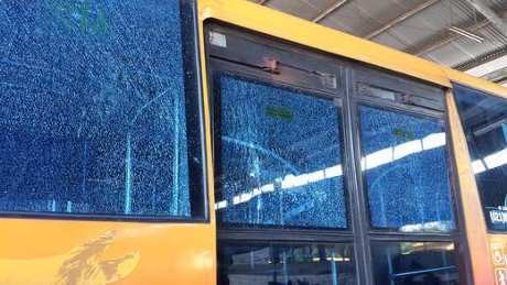 Bus TransJ Berpenumpang Ditembak Orang Misterius, Kacanya Retak