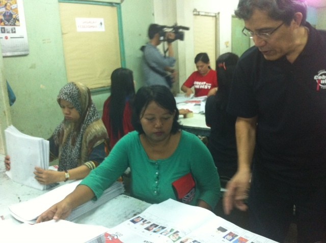 4 Polisi Kawal Setiap Distribusi Surat Suara Pemilu 2014