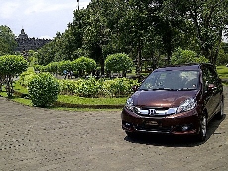 Inden Kelamaan, Masyarakat Mikir-mikir Beli Mobilio