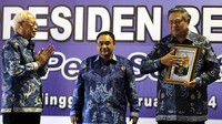 Apresiasi dengan penyematan 'sahabat pers' menurut Ketua Umum Persatuan Wartawan Indonesia (PWI) Margiono diberikan karena kepedulian SBY terhadap pers nasional. Ini diberikan sebagai kado jelang masa akhir kepemimpinan Kabinet Indonesia Bersatu II. Abror Rizki/Setpres.
