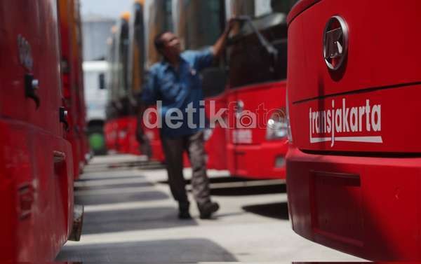 Ini Komponen Bus TransJ Baru dari China yang Berkarat dan Rusak