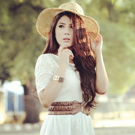 Caleg Seksi Destiara Meminta Bawaslu Turunkan Caleg Pohon