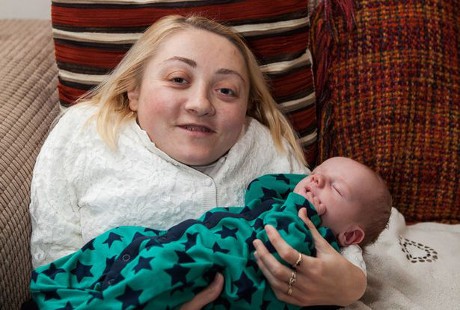 Kisah Marie Andrews, Wanita Berbadan Setengah yang Akhirnya Jadi Ibu