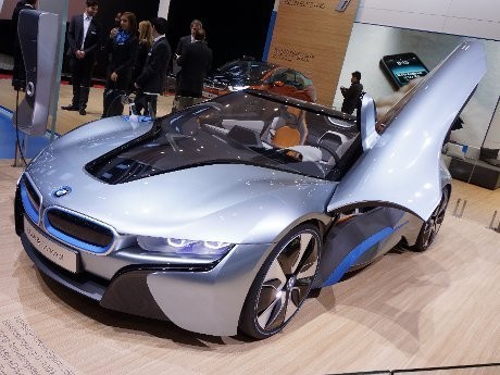 Mobil Hijau BMW i8 Bersiap Masuk India