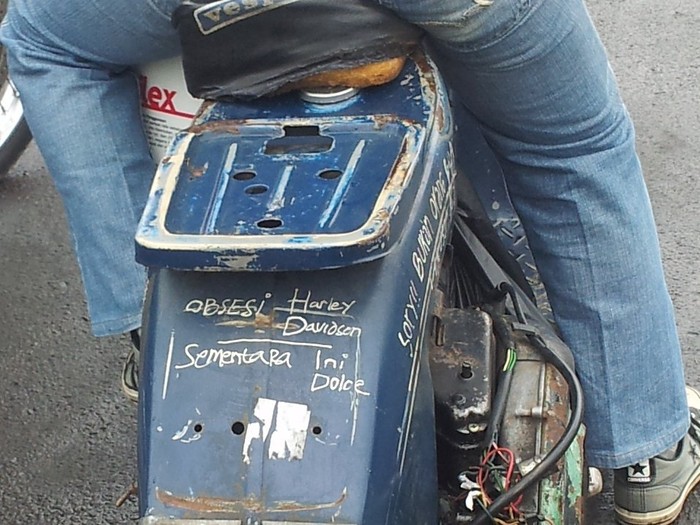 Terobsesi Harley, Sementara Vespa Butut Dulu
