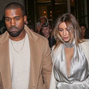 Kim Kardashian dan Kanye West Ingin Gelar Pesta Pernikahan Seminggu