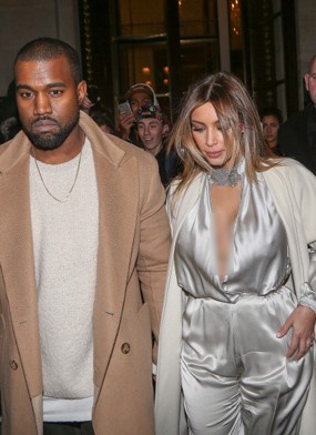 Kim Kardashian dan Kanye West Ingin Gelar Pesta Pernikahan Seminggu