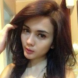 Di Tempat Tidur Pun, Anggita Sari Gemar Foto Selfie
