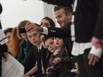 Selfie Time! David Beckham Narsis Bareng Anak
