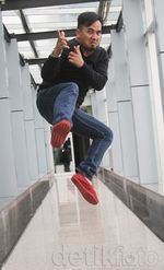 Ciaaat! Tendangan Saipul Jamil