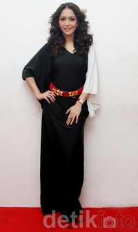 Maia mengaku menjalani sedikit perawatan demi mendapatkan wajah yang tetap awet muda.