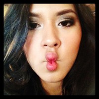     Meski berpose 'jelek', Raisa tetap terlihat cantik. (Instagram)