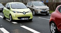 Next Two diperkuat dengan motor listrik yang mampu berkendara hingga 30 km/jam. (dok Renault).