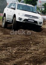 Pengguna Pajero Diajak Speed Off Road