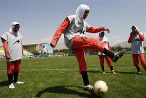 Marak Pemalsuan, Atlet Sepakbola Putri Iran Diwajibkan Tes Kelamin