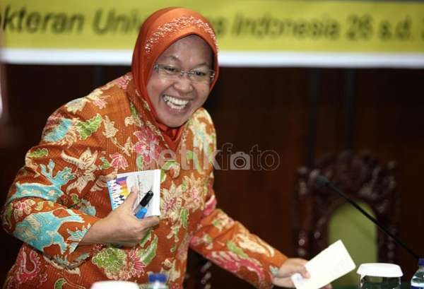 Jokowi Belum Selesai, Risma Sudah Atasi Pengemis di Surabaya