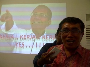 Seribu Orang Jalan Kaki Kawal Dahlan Iskan ke Konvensi Capres Demokrat