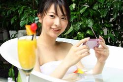 Basah-basahan Bareng Gadget Tahan Air