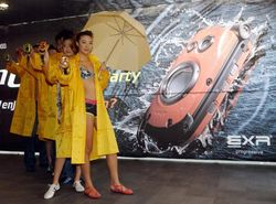 Basah-basahan Bareng Gadget Tahan Air