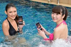 Basah-basahan Bareng Gadget Tahan Air