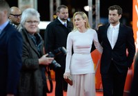 Diane Kruger tiba di lokasi acara bersama kekasihnya Joshua Jackson. Clemens Bilan/Getty Images.     